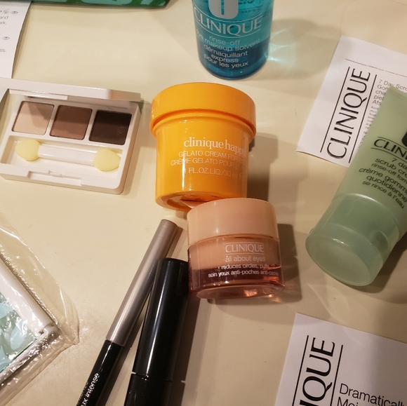 CLINIQUE BUNDLE - Picture 2 of 3
